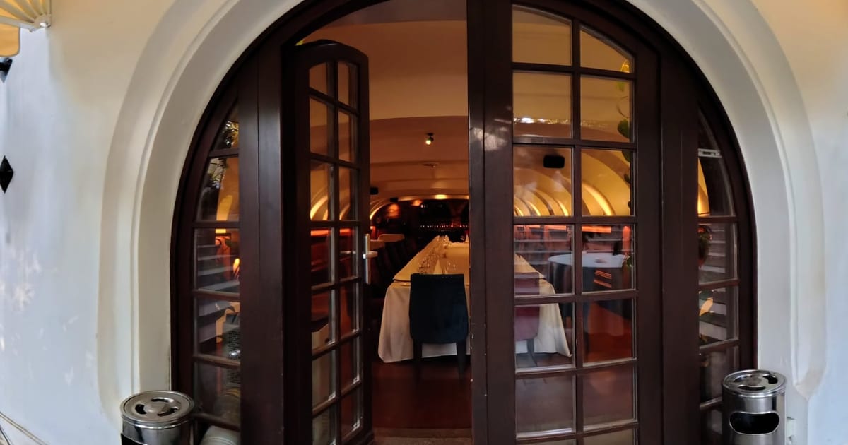 Tur virtual 360° Casa Doina, salonul Crama
